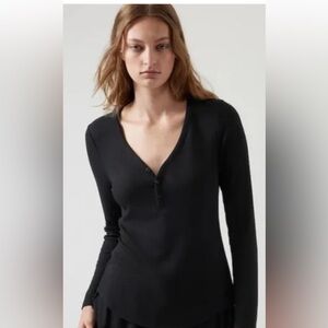 Athleta Black Long Sleeve V Neck Wind Down Sleep Top 
Sz -Medium